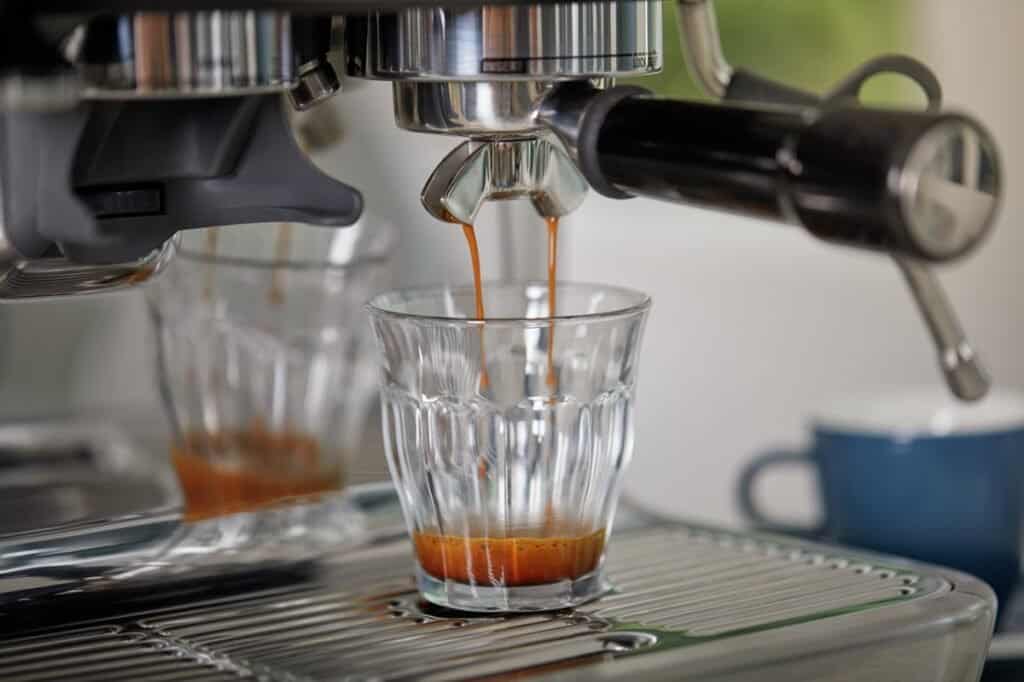 How to work an espresso machine: Brewing Espresso

