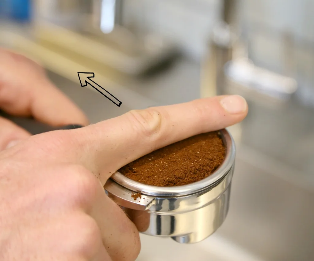 Guide to using an espresso machine: Filling the Portafilter