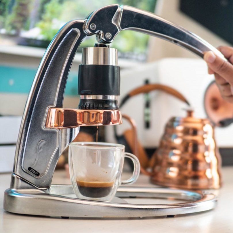 De’Longhi ESAM3300 Magnifica vs Flair Espresso Maker: Flair Espresso Maker