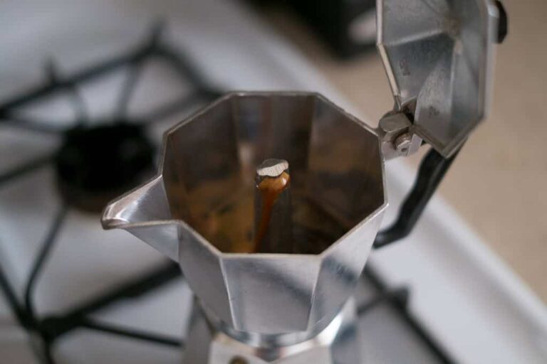 Knowing every parts of the Moka Pot: Upper Chamber