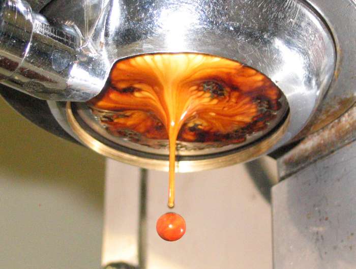 Bottomless portafilter shot with thick crema forming