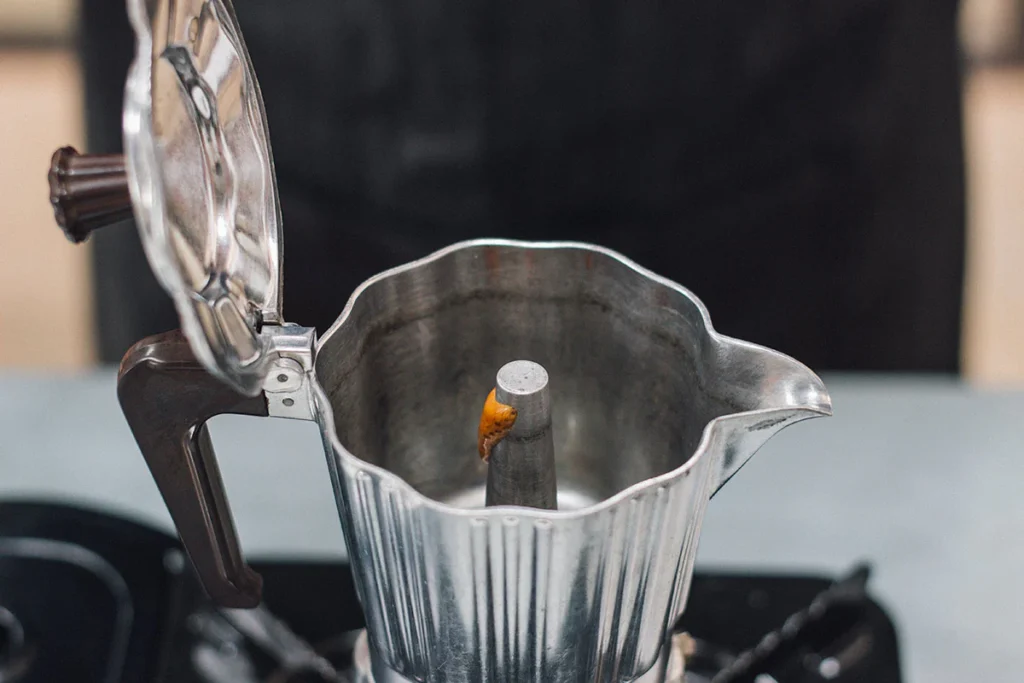 How to Use a Moka Pot: Step-by-Step Brewing Process